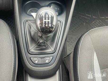 ВАЗ (Lada), Vesta, 1600, 106, бензин, седан, механика, передний привод, среднее состояние, левый, белый, 1 250 000 ₽